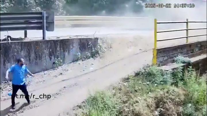 Остановите, Вите надо выйти!