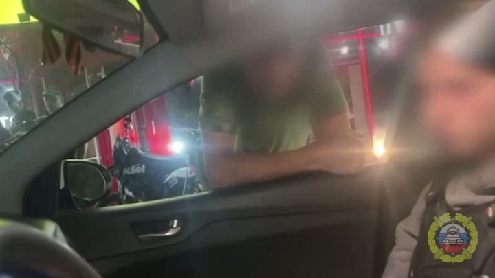 В Волгограде три молодых человека ехали по дорогам общего пользования