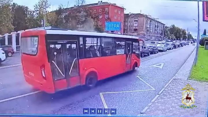 У автобуса отказали тормоза