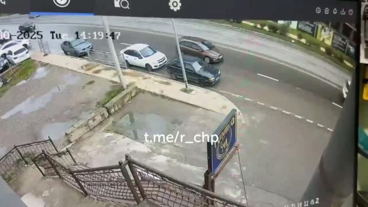 В Каспийске 19-летний молодой человек без водительских прав прокатил приятелей