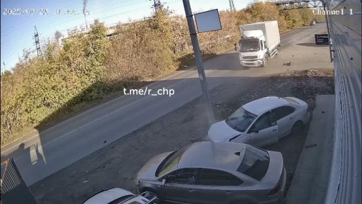Это он удачно повернул