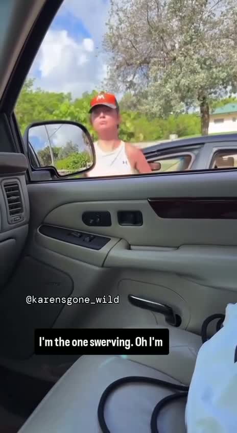 Перепалка на дороге закончилась небольшим ДТП
