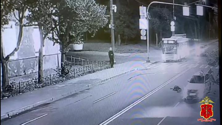 Вечером 4 октября в Сестрорецке 25-летний гражданин Таджикистана сбил на переходе девятиклассника, который в тот день отметил свое 15-летие