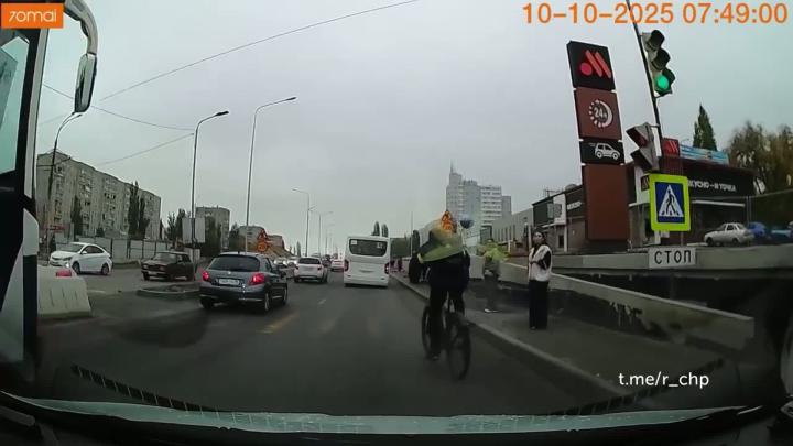 И даже голову не повернул
