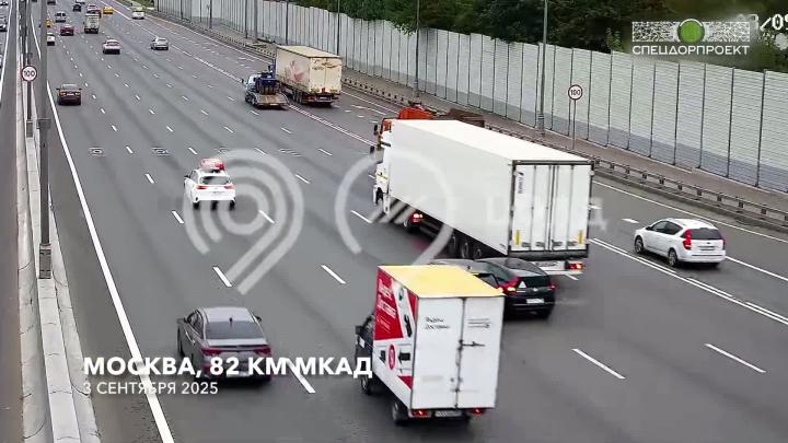 Снято днем 3 сентября на 82-м километре МКАД