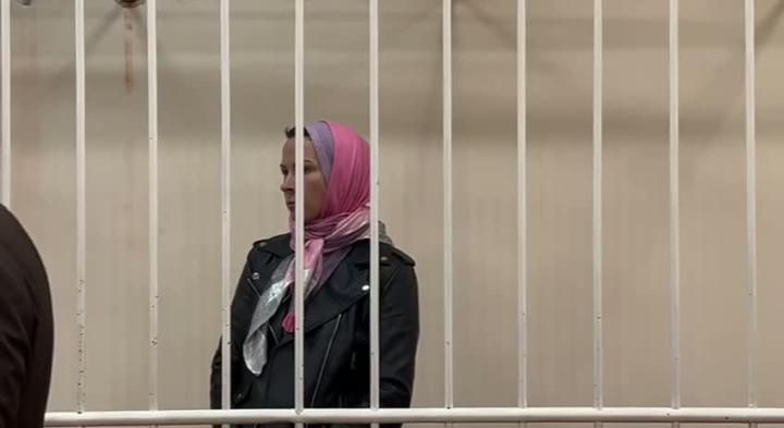 "Ее поймали, арестовали, велели паспорт показать"