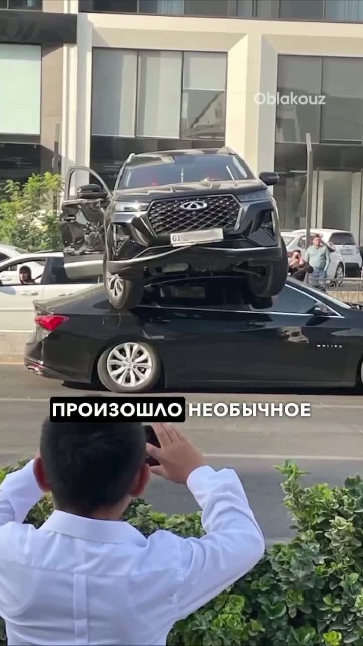 В Ташкенте автоледи на Chery освоила перпендикулярную парковку, но есть нюанс