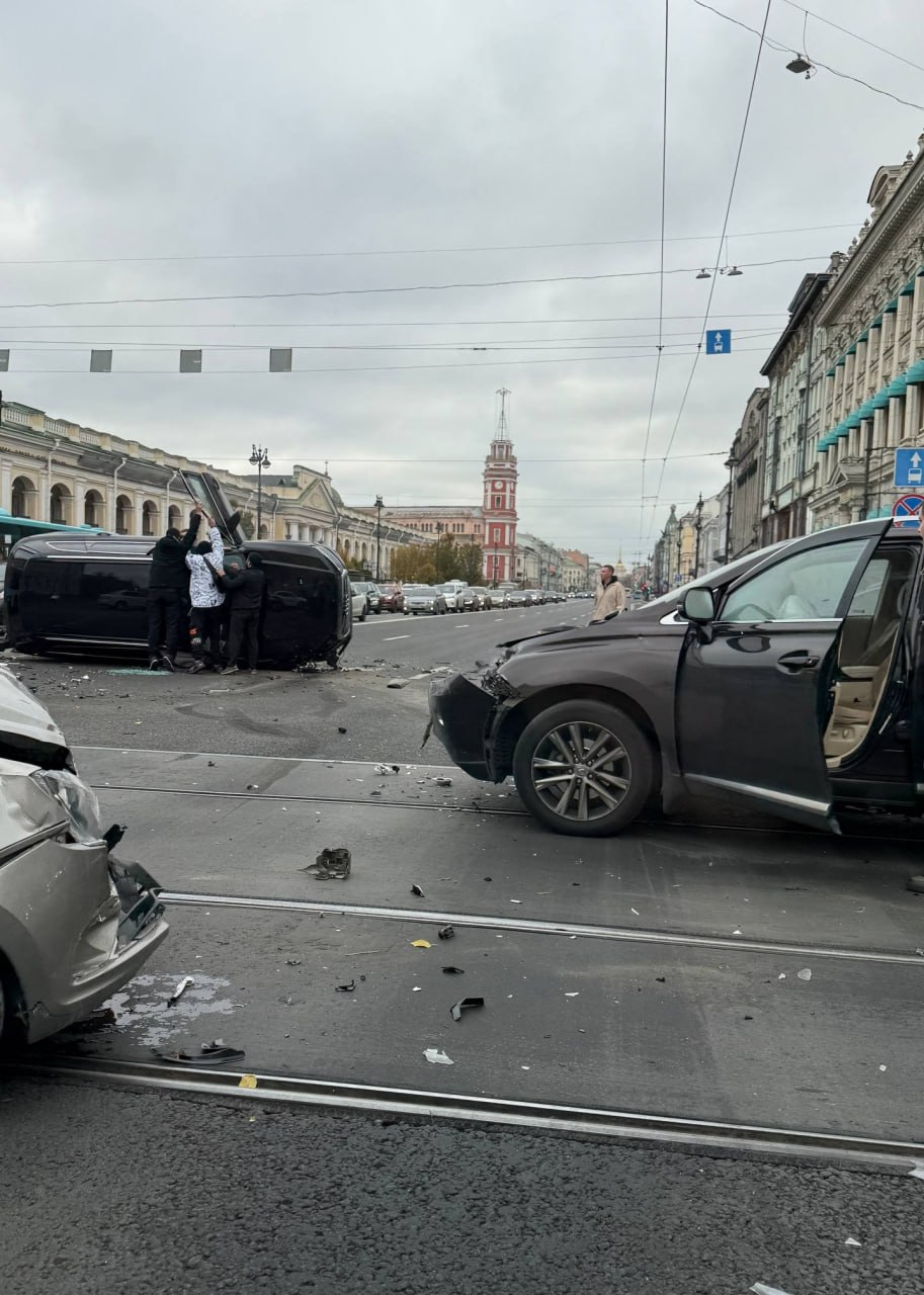 Властелин колец куражится на Невском