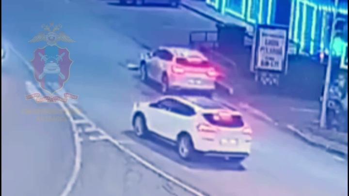 Вчера вечером в Новокузнецке водитель Exeed LX сбил 10-летнего самокатчика на переходе