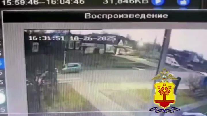 Ни бабушки, ни внучки

Вчера вечером в чувашском Алатыре бухой водитель за рулем Ford Focus насмерть сбил на переходе 77-летнюю пенсионерку и ее 14-летнюю внучку