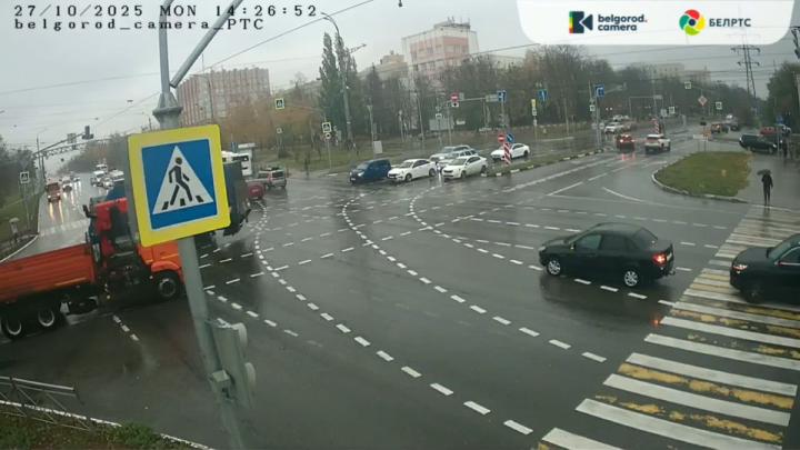 Пишут, что сегодня на пересечении проспекта Богдана Хмельницкого и улицы Студенческой в Белгороде не работали светофоры