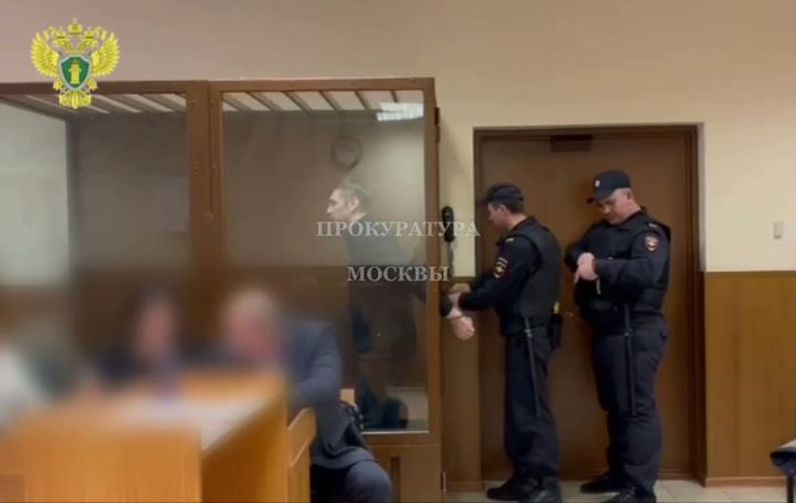 ️С учетом позиции государственного обвинителя прокуратуры Восточного административного округа 49-летний Роман Медвёдкин приговорен к 15 годам лишения свободы

Он признан виновным по ч