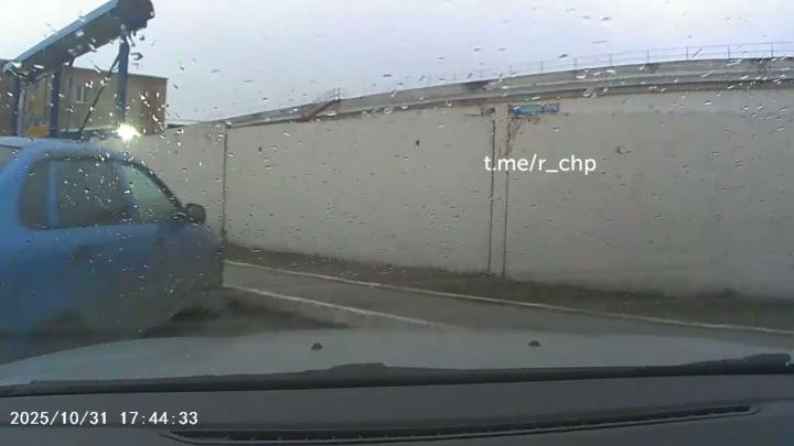 "Выезд профессионала"

Фильм снят на пленке Шосткинского производственного объединения "Свема" сегодня в Белорецке (Башкирия)