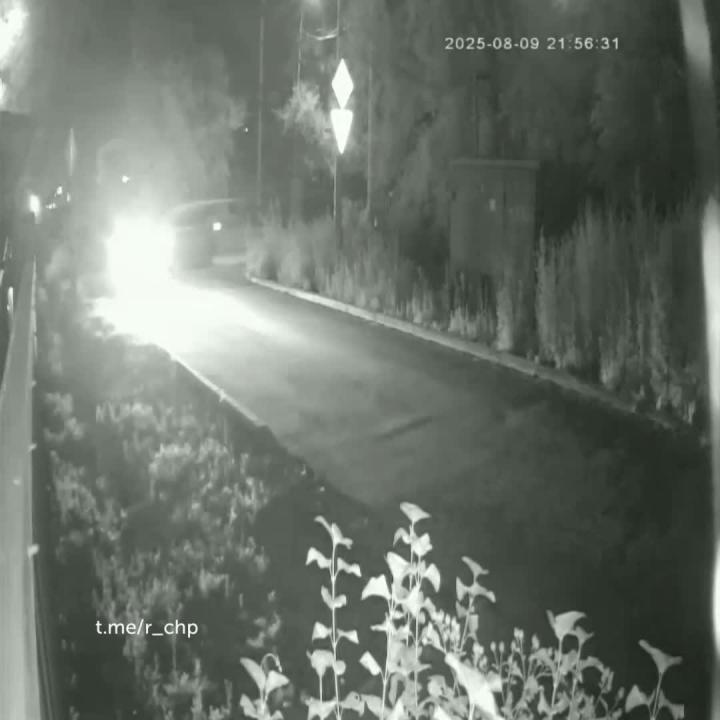 Садитесь поудобнее

Всего лишь один мааленький перекресток в Хабаровске с апреля по конец октября