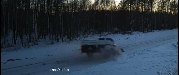 …и нет больше семьи

Кадры из села Уркан, что в Амурской области, где 2 ноября в "семерке" погибли водитель и его жена, а их 13-летний сын получил тяжелые травмы