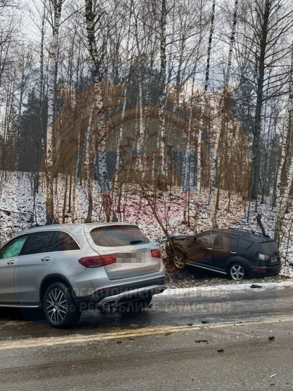 Водитель Мерседеса не выбрал безопасную скорость и устроил массовое ДТП