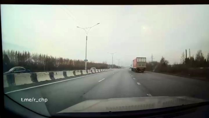 Четвертый лишний

Снято, предположительно, под Саранском