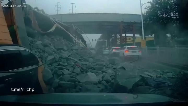 Краш-тест от профи из Поднебесной

Дело было 7 ноября в Янтае (провинция Шаньдун)