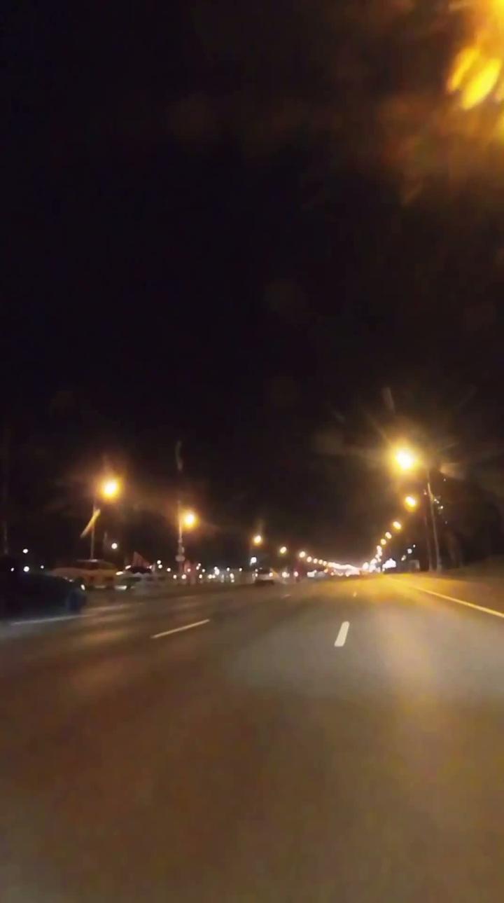 Информация по одному из фрагментов свежей подборки:

Водитель БМВ подрезал мотоцикл, едущий впереди колонны