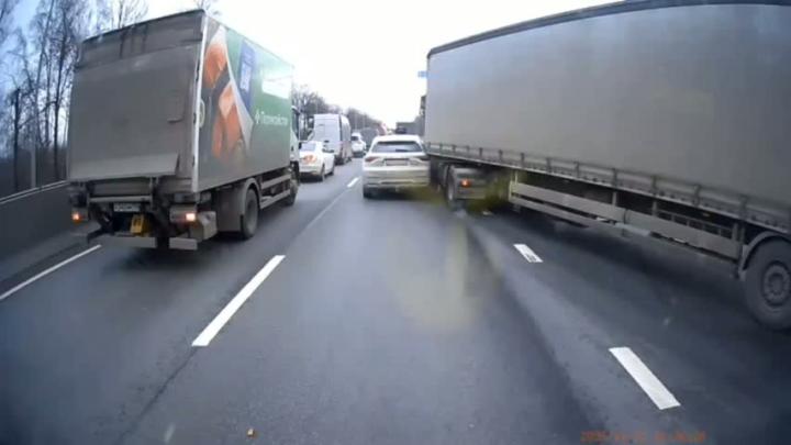 Немного питерского профессионализма

Санкт-Петербург