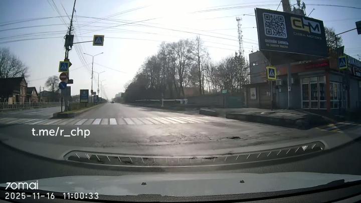 Реакция есть

"Буквально вчера мне машину отполировали и керамикой покрыли, а сегодня вот этот парень пытался пустить под откос все старания мастеров