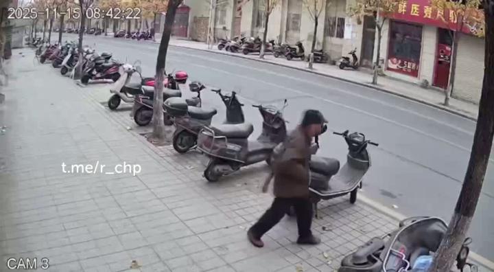 Кто-то из здешних комментаторов в старости

#Китай_как_всегда