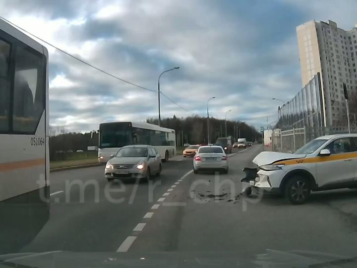 "Вот это ты попал, чувак"

Таксист подбил гаишников - авторское кино от нашего читателя Михаила