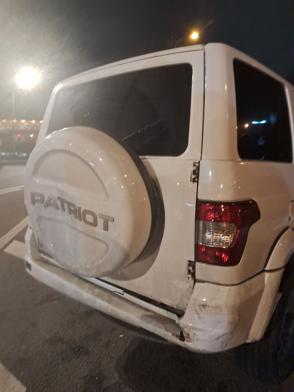 Есть от чего взяться за голову

"Каршеринг умудрился в очень вялотекущей пробке влететь в мой УАЗ