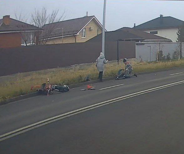 От подписчика из Магнитогорска:

Ехал около 60 км/ч, отвлекся на звук цепи буквально полсекунды - обнял столб, сломал бедро