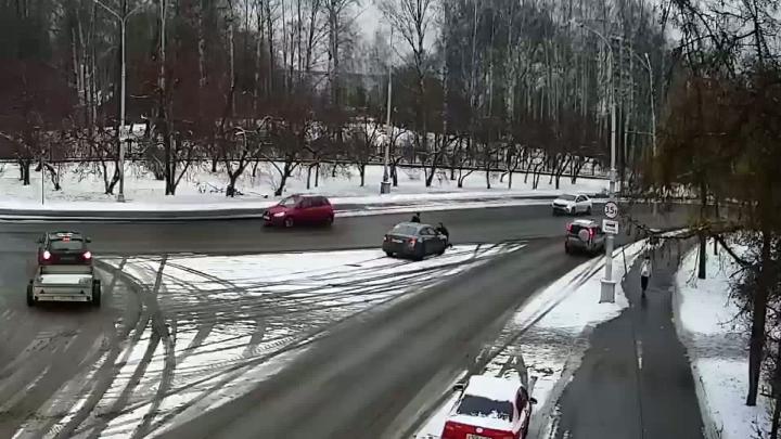 Маловато места, особо не развернешься

Вчера днем в Петрозаводске