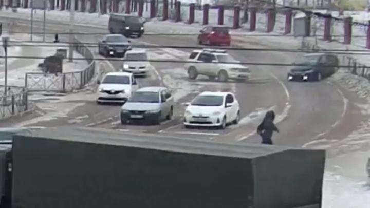 Коврик всему виной

Сегодня утром на Тобольской улице в Улан-Удэ