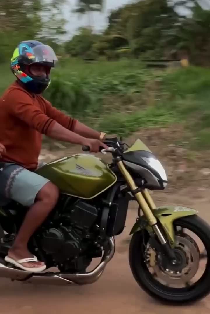  Идеально всё, начиная от мотосланцев