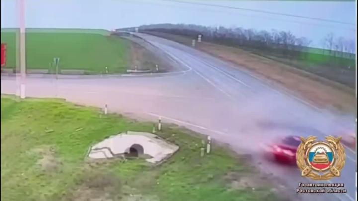 Одна встречная машина на всю трассу и он её нашел