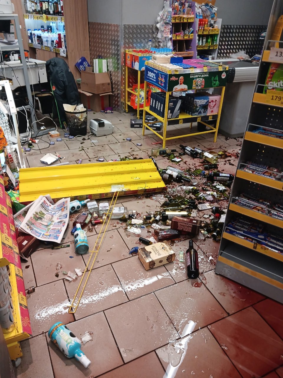 А это некультурный посетитель в подмосковном Егорьевске