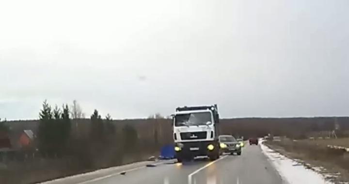 Вдребезги и лобовуха у мусоровоза тоже, Чеховский район, Подмосковье