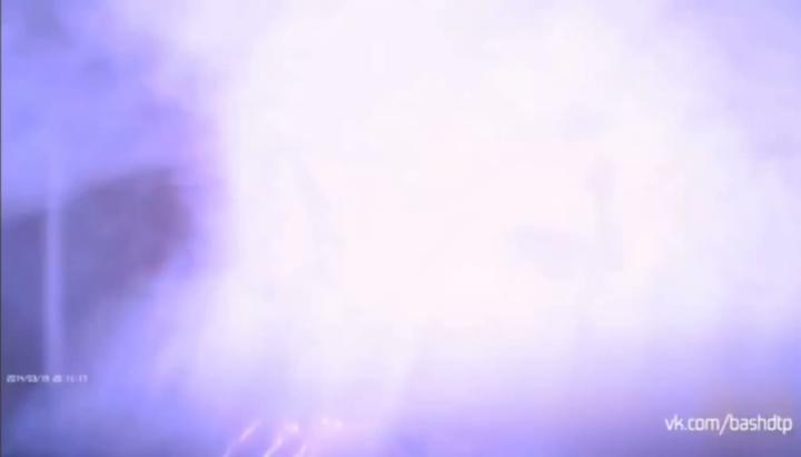 В Уфе авто развернуло и вынесло на встречку