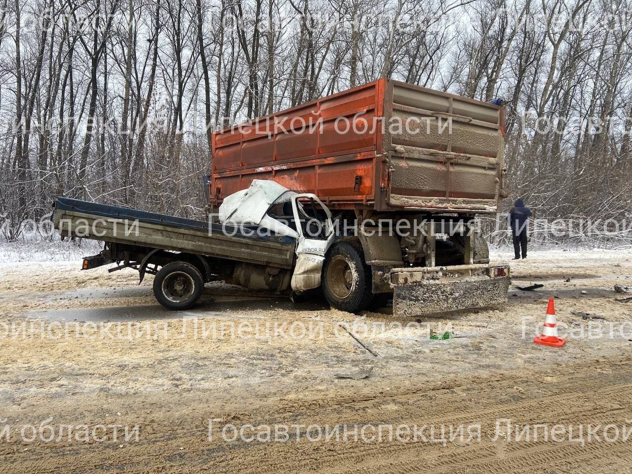 34-летний водитель «ГАЗели» погиб в столкновении с «КамАЗом» на 17-м километре дороги Липецк – Чаплыгин