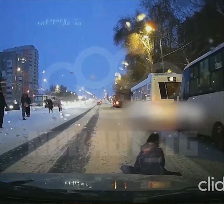 Кости ещё срастутся, а автобус следующий ещё минут 40 ждать