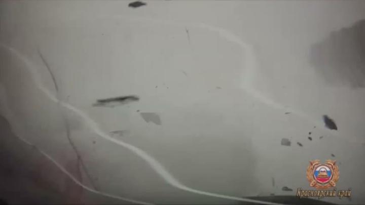 Ни черта же не видно, надо поддать газу!