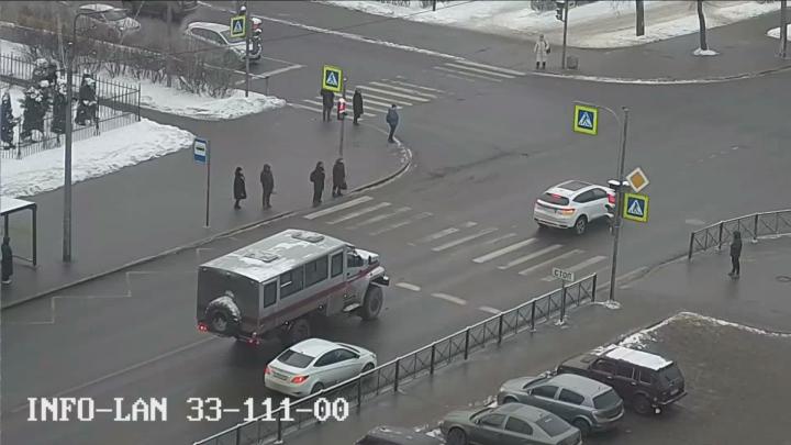 Вы проехали на красный!