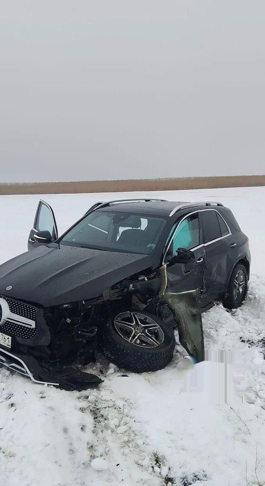 Вчера днем под Аксаем (Ростовская область) 53-летний владелец "Гранты", как гласит сводка, не справился с управлением на закруглении дороги