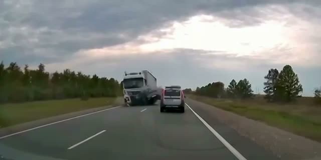 Видео летнее, но на канале не публиковалось ранее